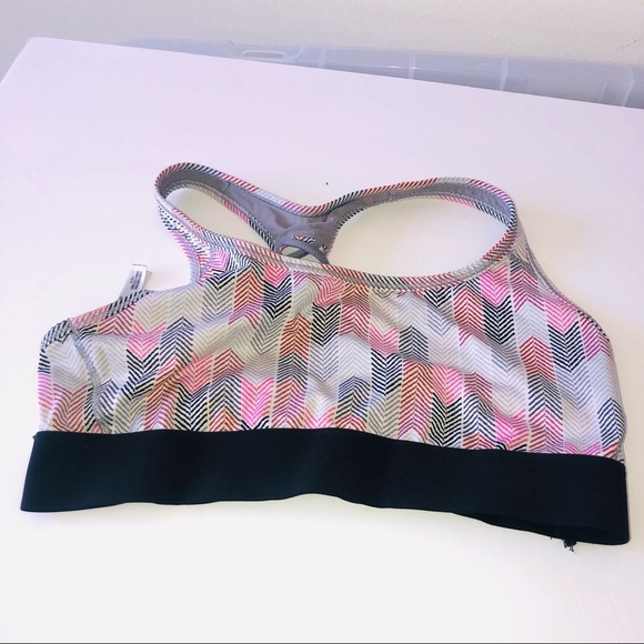 𝅺Victoria’s secret wireless sports bra L - Picture 2 of 4